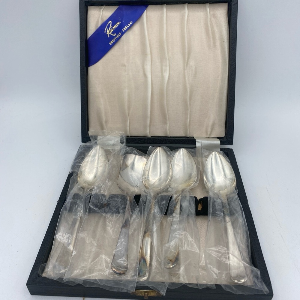 VTG Raimond Sheffield England Silver Plate 4 Grapefruit & 1 Sugar Spoons READ